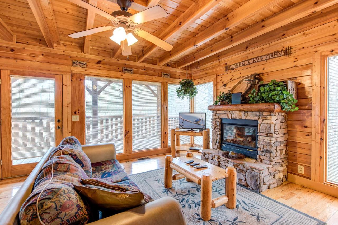 Secret Romance, 2 Bedrooms, Sleeps 8, Pool Table, Hot Tub, Arcade Gatlinburg Εξωτερικό φωτογραφία